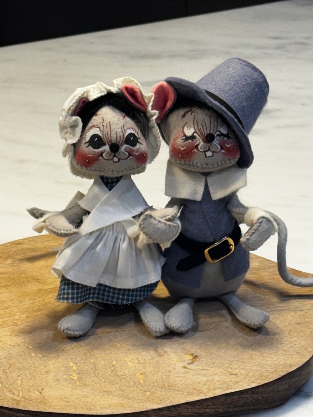 Vintage 93’ Annalee Pilgrim Mice Couple
